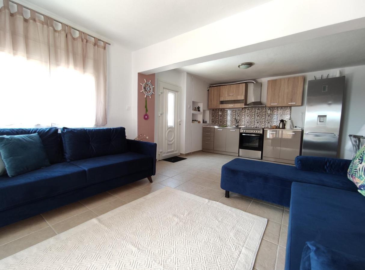 Seaside Apartments Nea Iraklia Exterior foto