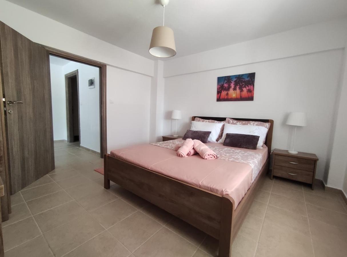 Seaside Apartments Nea Iraklia Exterior foto