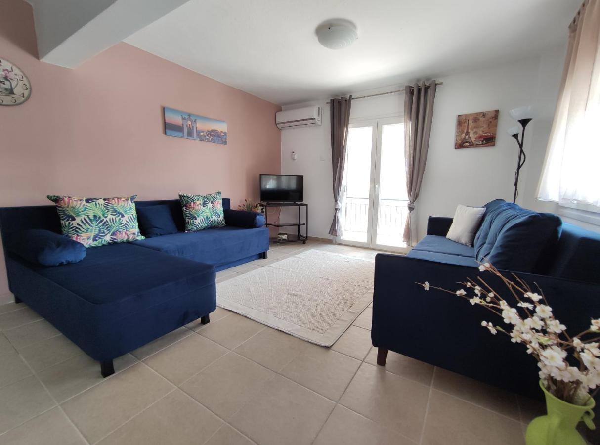 Seaside Apartments Nea Iraklia Exterior foto