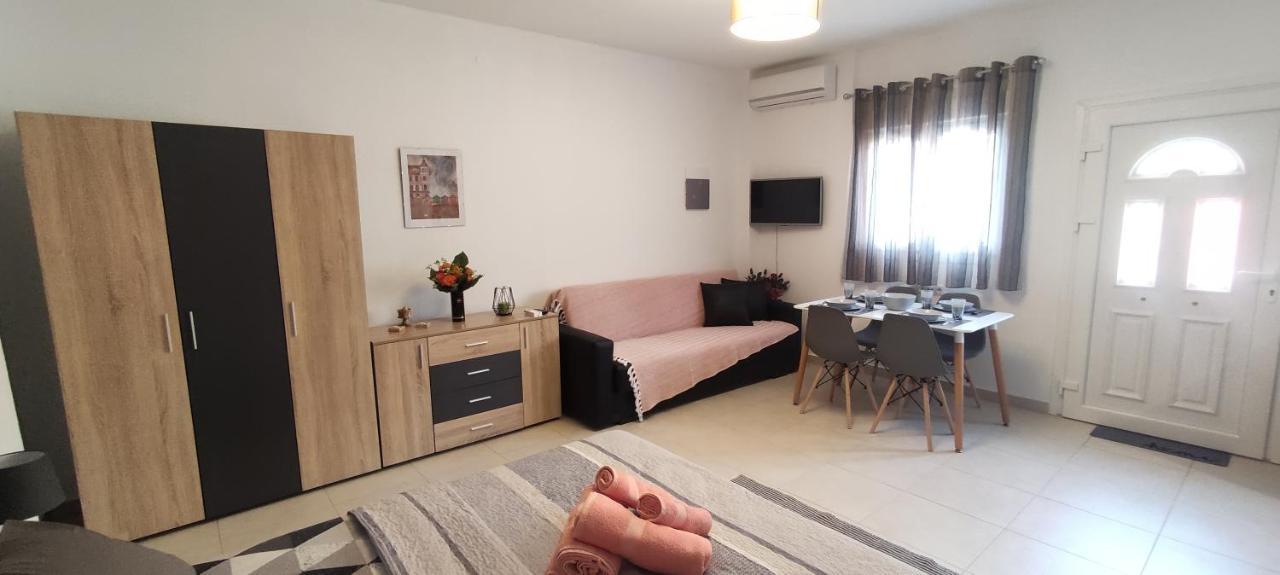 Seaside Apartments Nea Iraklia Exterior foto