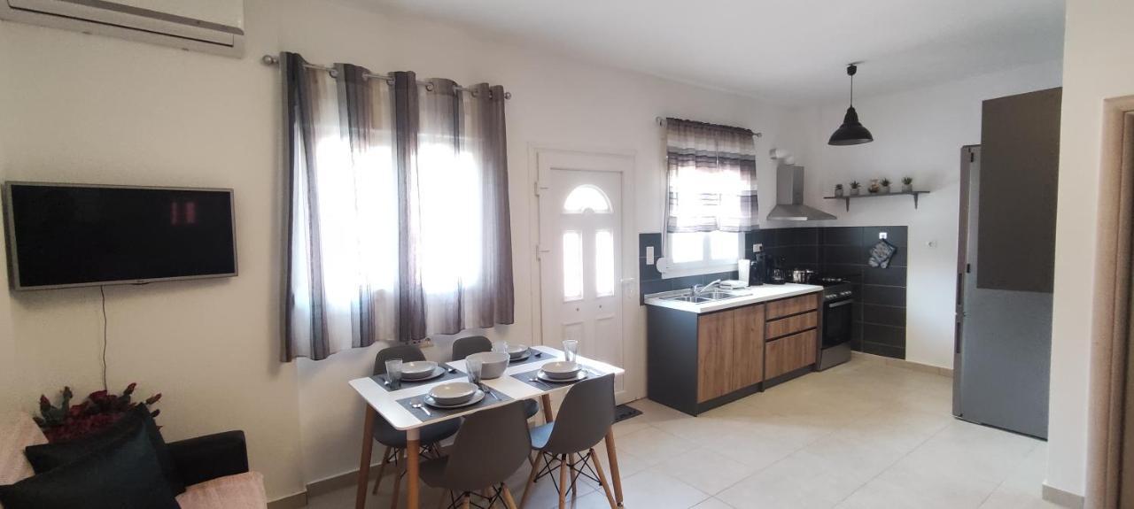 Seaside Apartments Nea Iraklia Exterior foto