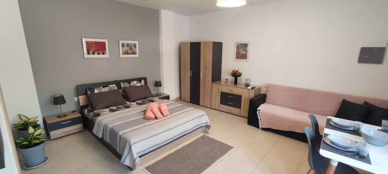 Seaside Apartments Nea Iraklia Exterior foto